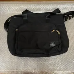 ナイロン素材、ショルダーバック