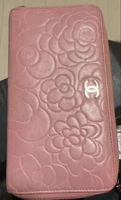 CHANEL ピンク フラワーエンボス 長財布のサムネイル