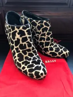 ショートブーツ BALLY