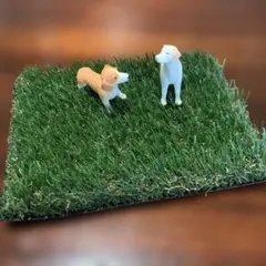 犬 フィギュア 2体セット 人工芝付き