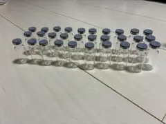 ガラス製小瓶　ゴム製キャップ