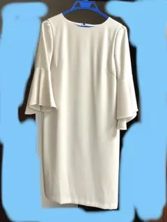 アンタイトル　袖口フレアーワンピース　アイボリー　洗える　美品