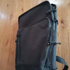 ブラックキャンバスPCリュック・バックパック