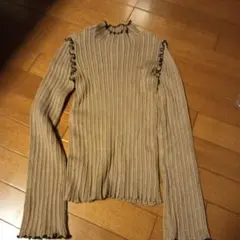 GU ベージュ リブ編み 長袖ニット
