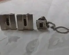 カフスボタンとネクタイピンのセット