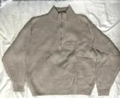 ベージュ ジッパー付きハイネックニット