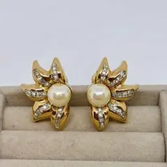 NINA RICCI ニナリッチ 大ぶり フラワー イヤリング ゴールドカラー