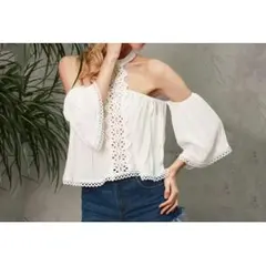 【夏にピッタリ！ベアチューブトップ♡】花柄刺繍で裾まで可愛い　セクシーな雰囲気に