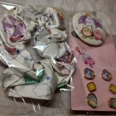 カービィ シュシュ　缶バッチ　ピアス　セット