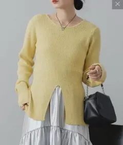 Kastaneセンタースリットメランジプルオーバー　イエローフリーサイズ　ニット
