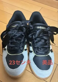 adidas スニーカー　23センチ