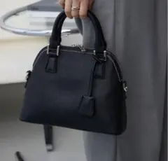 ダブルジッパーハンドバッグのサムネイル