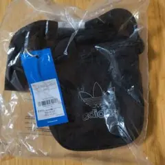新品　匿名配送　adidasアディダス ショルダーバッグ