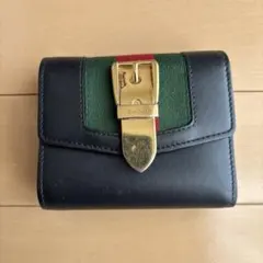 【美品】GUCCI（グッチ）シルヴィ レザー 三つ折り財布 ブラック