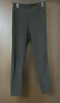 ユニクロ　キッズ　エアリズムUVカットソフトレギンス　140センチ