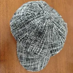 黒と白のツイードキャスケット