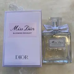 Miss Dior Blooming Bouquet 100mlの瓶と、箱