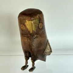 木製フクロウ彫刻 金属装飾付き