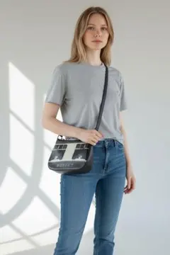 BUFFET 本革ショルダーバッグ フォト柄 黒 Leon