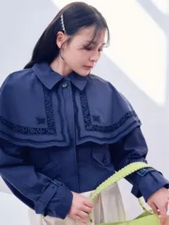LILY BROWN リリーブラウン 2wayエンブロイダリーケープコートのサムネイル