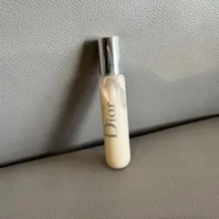 Dior ディオール　バックステージフラッシュパーフェクター　コンシーラーのサムネイル