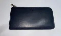 A.P.C. ネイビー レザー 二つ折り財布