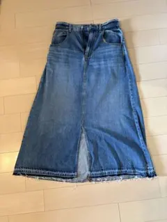 GU スリット入りデニムロングスカート