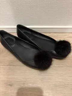 GUCCI グッチ ファー ポンポン フラットシューズ ブラック 36.5 - メルカリ