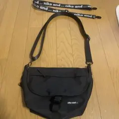 ニコアンド　ショルダーバック　カバン
