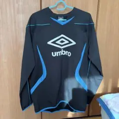 umbro 長袖 Vネック ウェア 黒/青