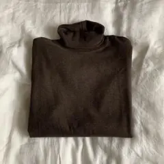UNIQLO ブラウン タートルネック 長袖