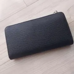☆黒の合成皮革 長財布☆のサムネイル