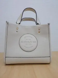 【極美品】COACH デンプシー トート 22 2way ショルダーバッグ 白のサムネイル