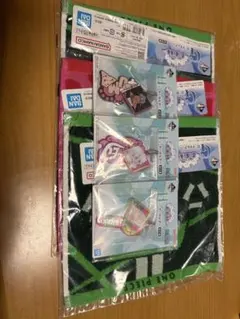 一番くじ ワンピース 思い描く未来　Ｈ賞キーホルダー＋Ｇ賞タオル