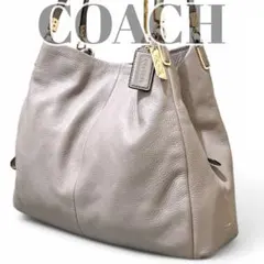 美品 コーチ　ショルダーバッグ　レザー　シボ革　3室　馬車チャーム　グレージュ