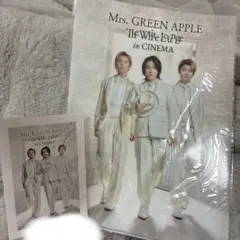 ミセス The White Lounge クリアファイルとポストカード