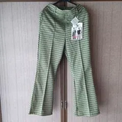 新品 グリーンチェックフレアパンツ