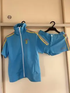 adidas 水色 ジップアップジャケットとショートパンツセット
