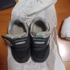 値下げ！ニューバランス 996 キッズシューズ キッズスニーカー 13.5cm
