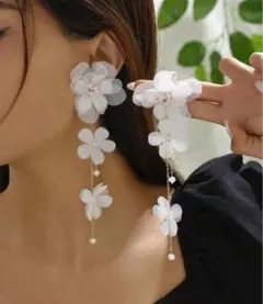 大ぶりホワイトフラワーイヤリングピアスブライダルアクセサリー結婚式前撮り二次会