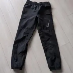 Nike ブラック ロングパンツ