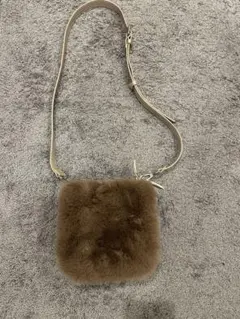 ブラウンファーショルダーバッグ