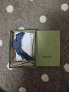 gucci 空箱　外袋、リボン付きのサムネイル