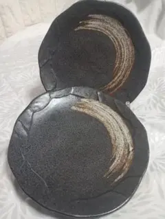 美濃焼黒鉄砂刷毛目塗(黒ブラウンにライン）17cm皿2枚　新品未使用　長期保管品