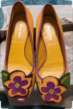 MIU MIU フラワーモチーフ パンプスのサムネイル
