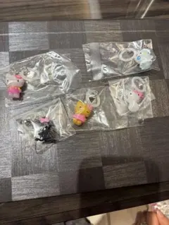 ハローキティ めじるしアクセサリー　お花、天使、チャーミーキティ、小悪魔、日焼け