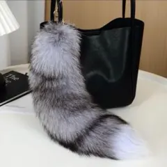 【新品未使用】 ファーチャーム きつね しっぽ ダンス ギャル グレー ふわふわ
