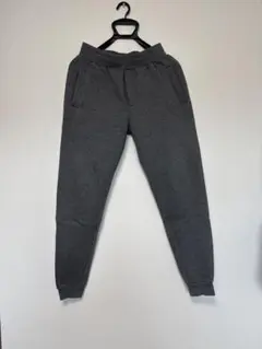クチデザイン　グレー スウェットパンツ バックポケット付き