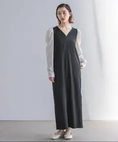 Vネックジャンパースカート／ブラック／ロング丈