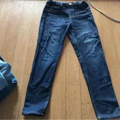 スキニーパンツ